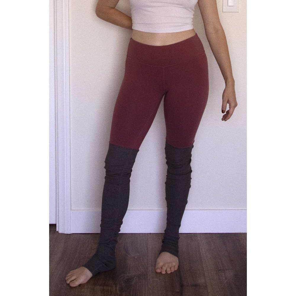 ALO Yoga Goddess Ribbed Scrunched Legging Burgundy Gray Size 4